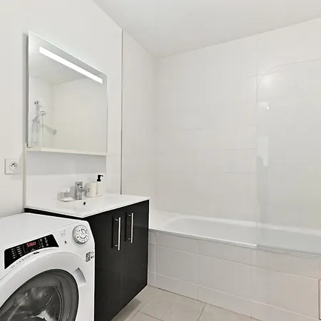 Spacieux 3 Avec Balcon - Colombes Apartment