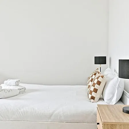 Apartment Spacieux 3 Avec Balcon - Colombes