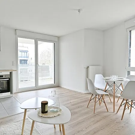 Apartment Spacieux 3 Avec Balcon - Colombes