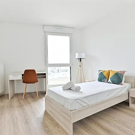 Apartment Spacieux 3 Avec Balcon - Colombes