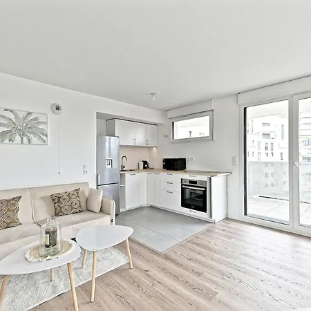 Spacieux 3 Avec Balcon - Colombes Apartment