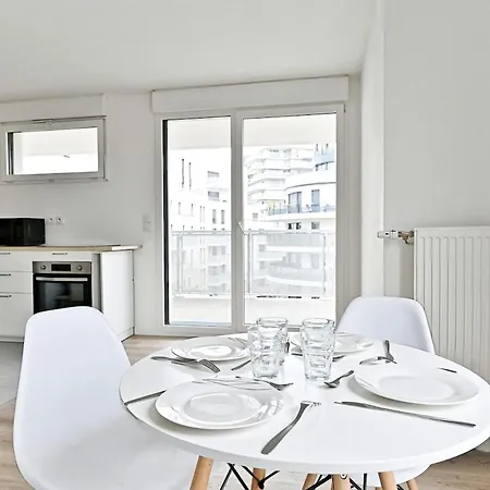 Apartment Spacieux 3 Avec Balcon - Colombes *
