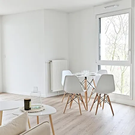 Spacieux 3 Avec Balcon - Colombes Apartment